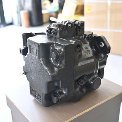 WB93R-8 Główna pompa hydrauliczna do komatsu Części zamienne koparki 708-1U-00163 7081U00163 Pompa aksyjna tłokowa