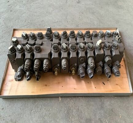 EC55B Assy hydraulicznego głównego zaworu sterującego dla części zamiennych koparek VOE14536843 Zestaw zaworu dystrybucyjnego