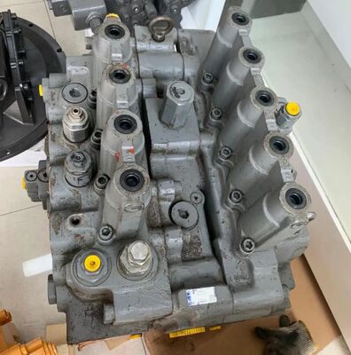EX450 Hydrauliczny zespół zaworu sterującego głównego do części zamiennych koparki Hitachi 4434686 4632973 Główny zawór sterujący OEM