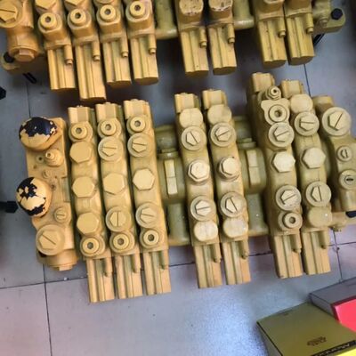 305.5 306 307 Hydrauliczny zawór sterujący główny Assy do części zamiennych koparek 298-2877 2982877 Zawór sterujący główny OEM